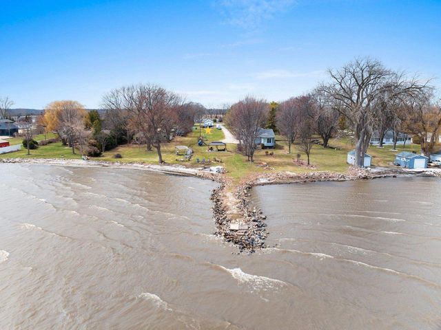 N9003 LAKESHORE DRIVE, Van Dyne, WI 54979