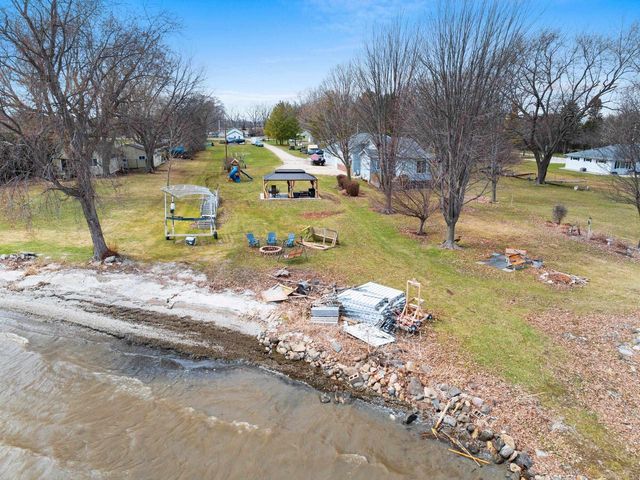 N9003 LAKESHORE DRIVE, Van Dyne, WI 54979