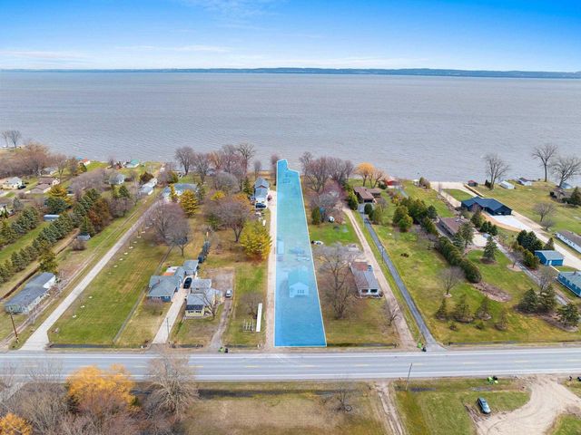 N9003 LAKESHORE DRIVE, Van Dyne, WI 54979