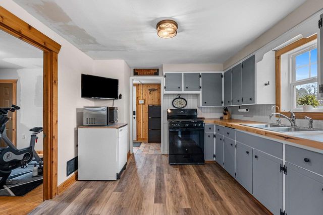N9003 LAKESHORE DRIVE, Van Dyne, WI 54979
