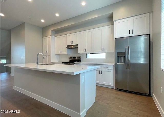 3215 E Flower Street 16, Phoenix, AZ 85018