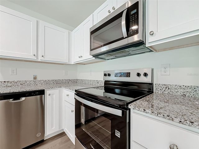 50 BAY ROAD, Ocklawaha, FL 32179