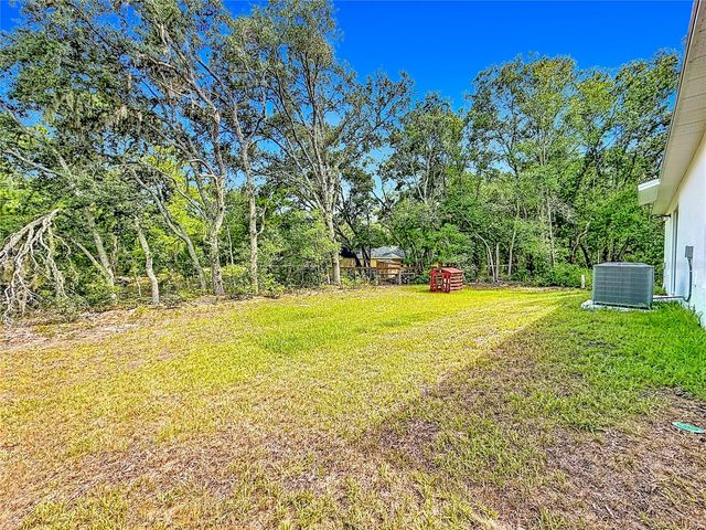 50 BAY ROAD, Ocklawaha, FL 32179