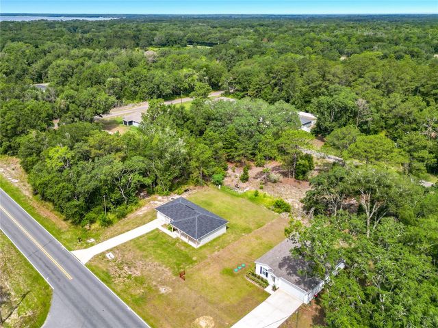 50 BAY ROAD, Ocklawaha, FL 32179