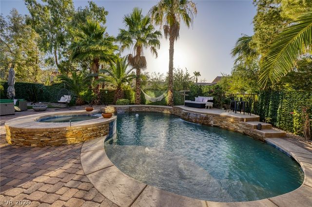 15 Benevolo Drive, Henderson, NV 89011