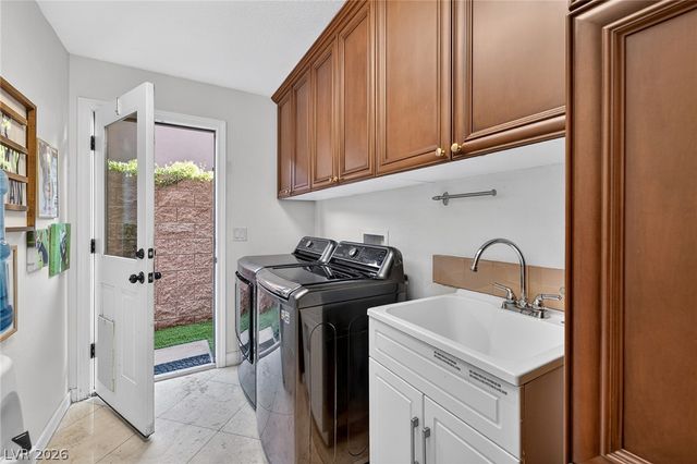 15 Benevolo Drive, Henderson, NV 89011