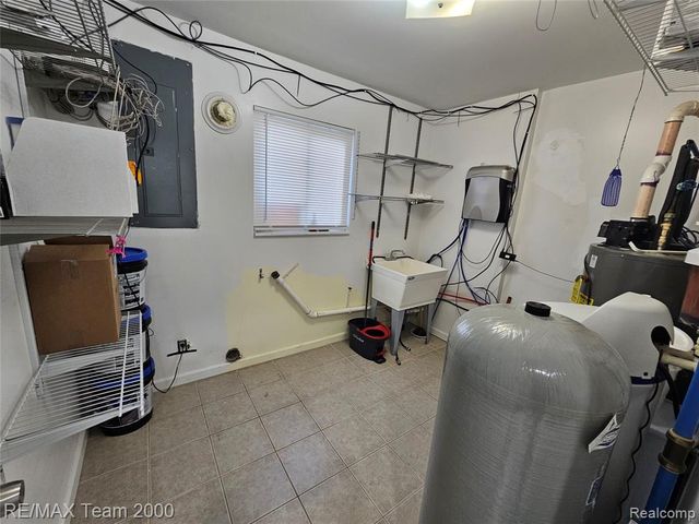 2780 Denton Road, Canton, MI 48188