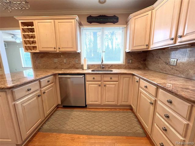 505 Anita Avenue, Grosse Pointe, MI 48236