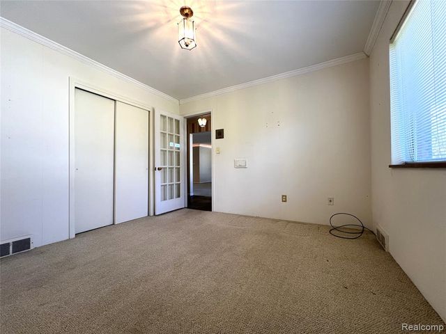 505 Anita Avenue, Grosse Pointe, MI 48236