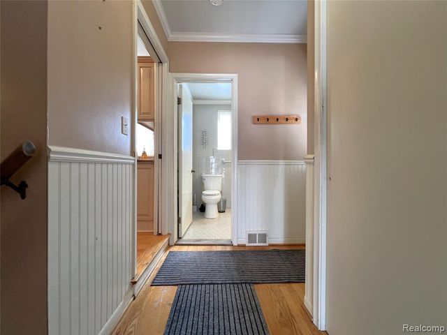 505 Anita Avenue, Grosse Pointe, MI 48236