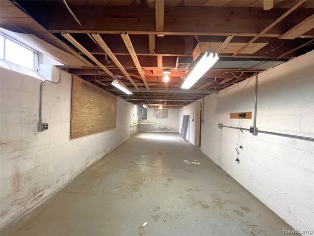 505 Anita Avenue, Grosse Pointe, MI 48236