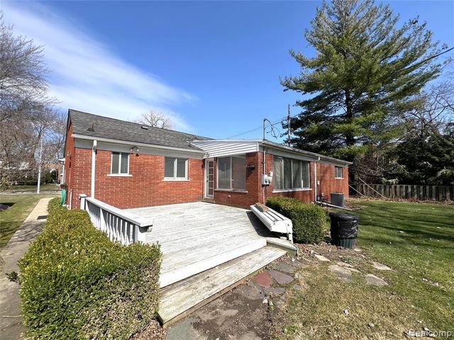 505 Anita Avenue, Grosse Pointe, MI 48236