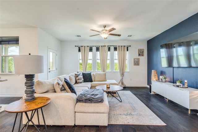572 Pepperbark LOOP, Buda, TX 78610