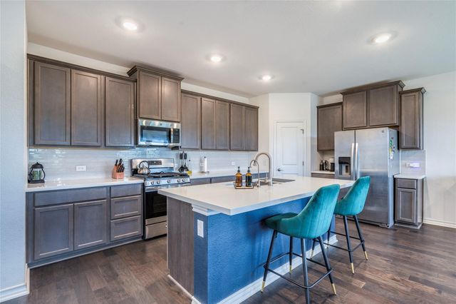 572 Pepperbark LOOP, Buda, TX 78610