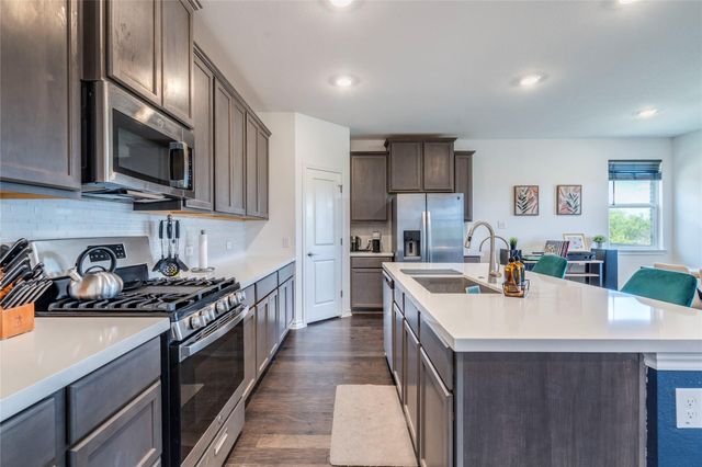 572 Pepperbark LOOP, Buda, TX 78610