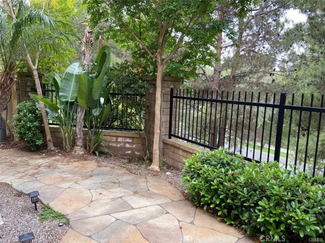 313 Tall Oak, Irvine, CA 92603