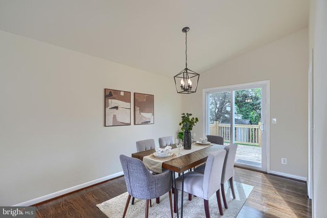 2831 RONA RD, Baltimore, MD 21207
