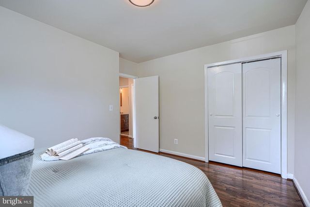2831 RONA RD, Baltimore, MD 21207