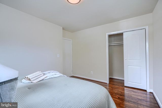 2831 RONA RD, Baltimore, MD 21207