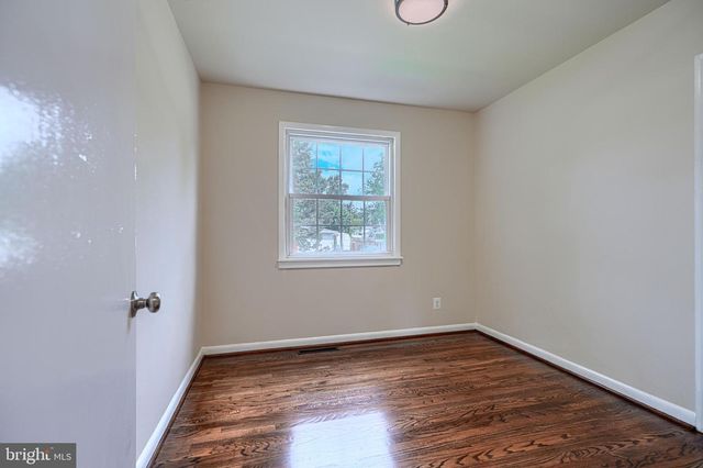 2831 RONA RD, Baltimore, MD 21207