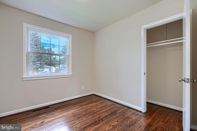 2831 RONA RD, Baltimore, MD 21207