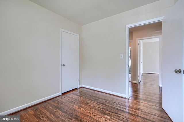 2831 RONA RD, Baltimore, MD 21207