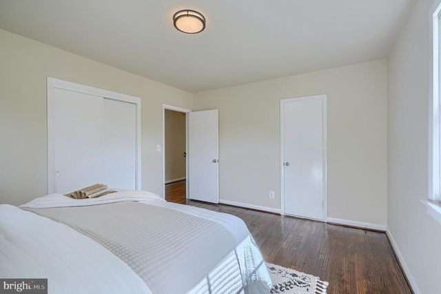 2831 RONA RD, Baltimore, MD 21207