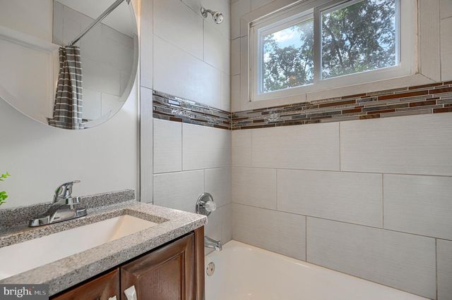 2831 RONA RD, Baltimore, MD 21207