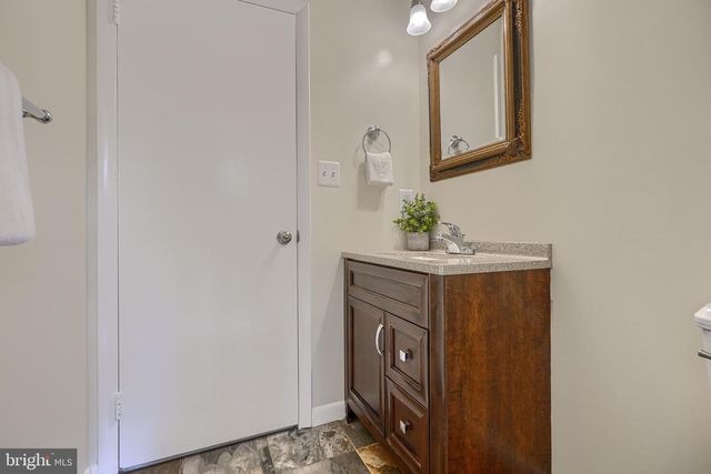 2831 RONA RD, Baltimore, MD 21207