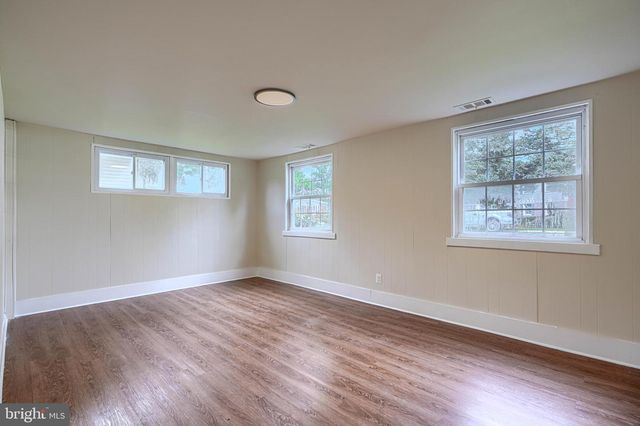 2831 RONA RD, Baltimore, MD 21207