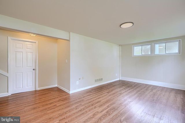 2831 RONA RD, Baltimore, MD 21207