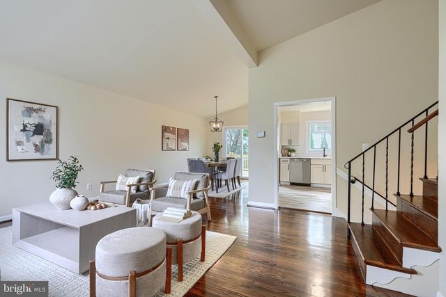 2831 RONA RD, Baltimore, MD 21207