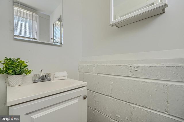 2831 RONA RD, Baltimore, MD 21207