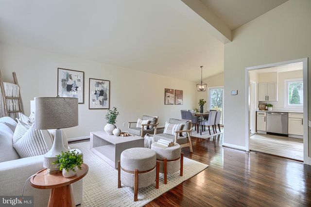 2831 RONA RD, Baltimore, MD 21207