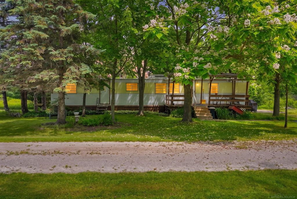 5723 Wildcat Road, Lexington Twp, MI 48422
