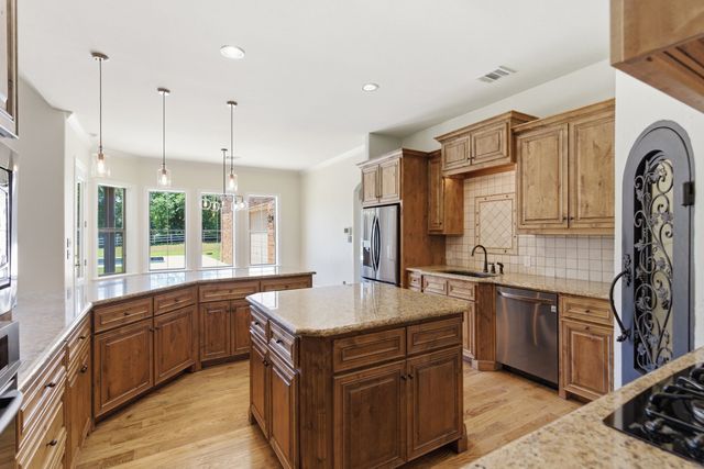 7621 Bruce Road, Aubrey, TX 76227
