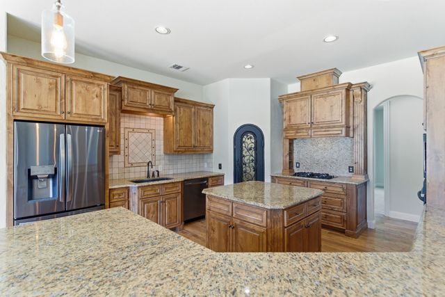 7621 Bruce Road, Aubrey, TX 76227