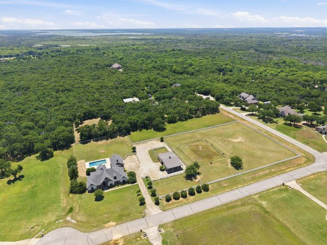 7621 Bruce Road, Aubrey, TX 76227