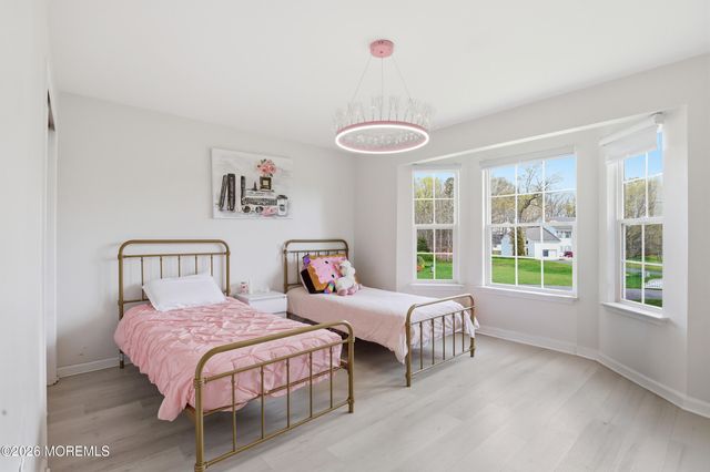 19 Susie Lane, Jackson, NJ 08527