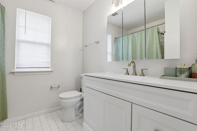 19 Susie Lane, Jackson, NJ 08527