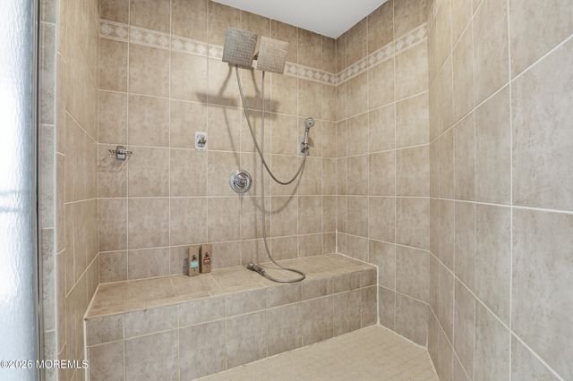 19 Susie Lane, Jackson, NJ 08527