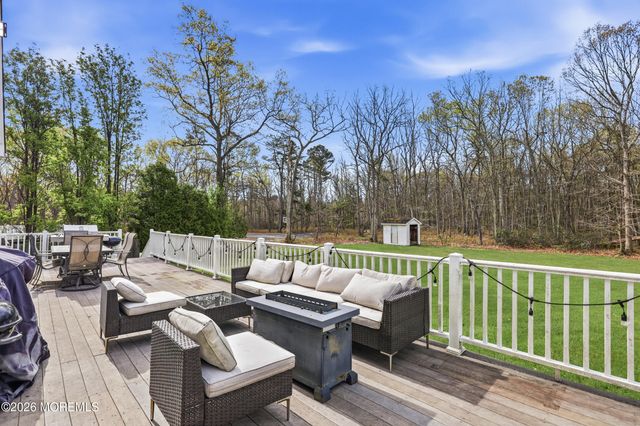 19 Susie Lane, Jackson, NJ 08527