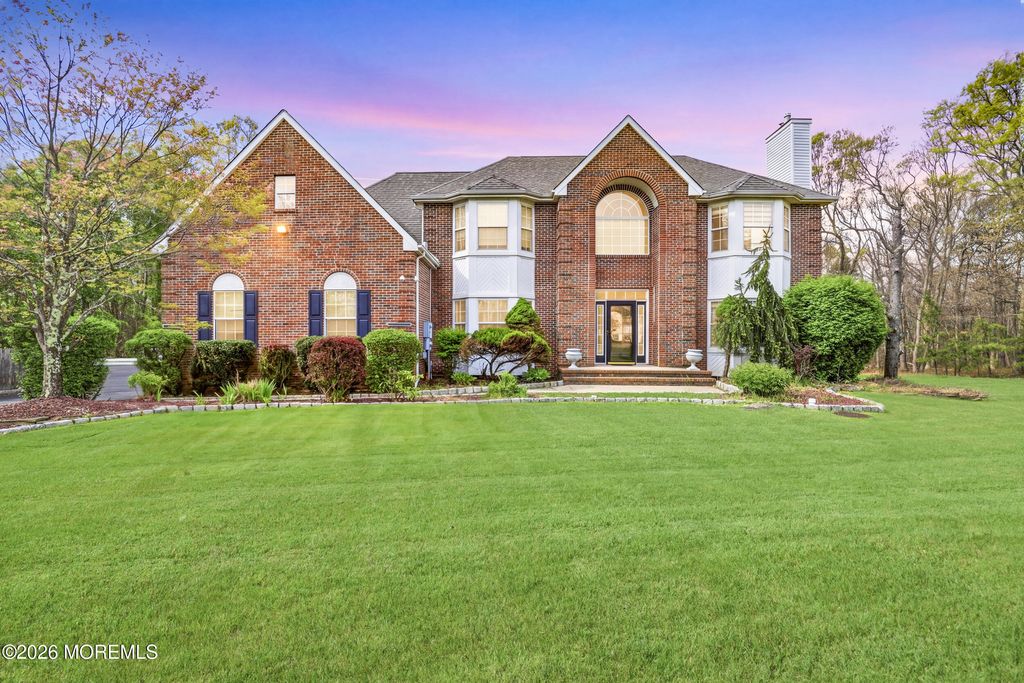 19 Susie Lane, Jackson, NJ 08527