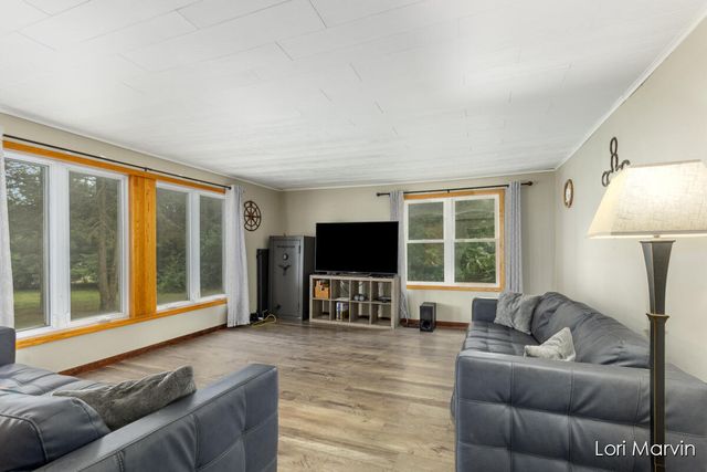 5479 W 80th Street, Fremont, MI 49412