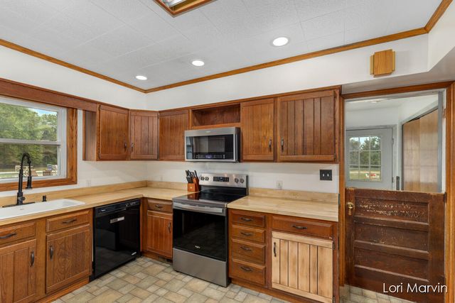 5479 W 80th Street, Fremont, MI 49412