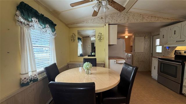 28520 HOLLY AVENUE, Paisley, FL 32767