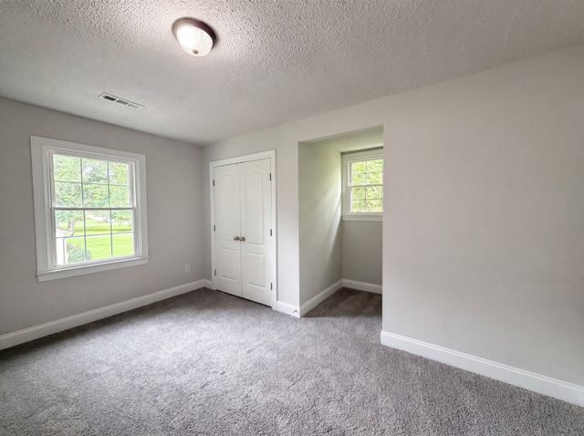 108 Lemont Ln, Tullahoma, TN 37388