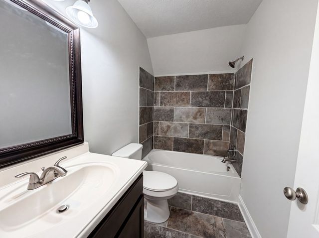 108 Lemont Ln, Tullahoma, TN 37388