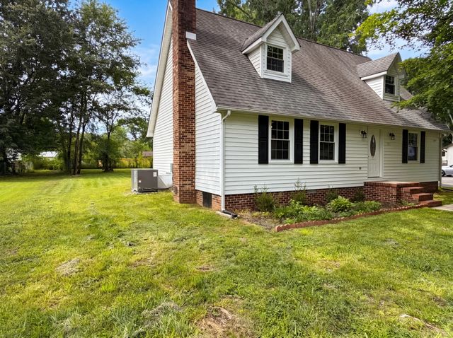 108 Lemont Ln, Tullahoma, TN 37388