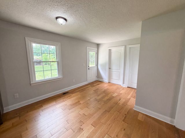 108 Lemont Ln, Tullahoma, TN 37388